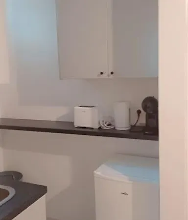 A Deux Pas Du Trocadero *