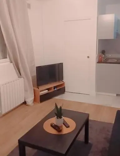 A Deux Pas Du Trocadero *